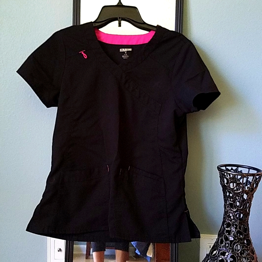 Scrub top